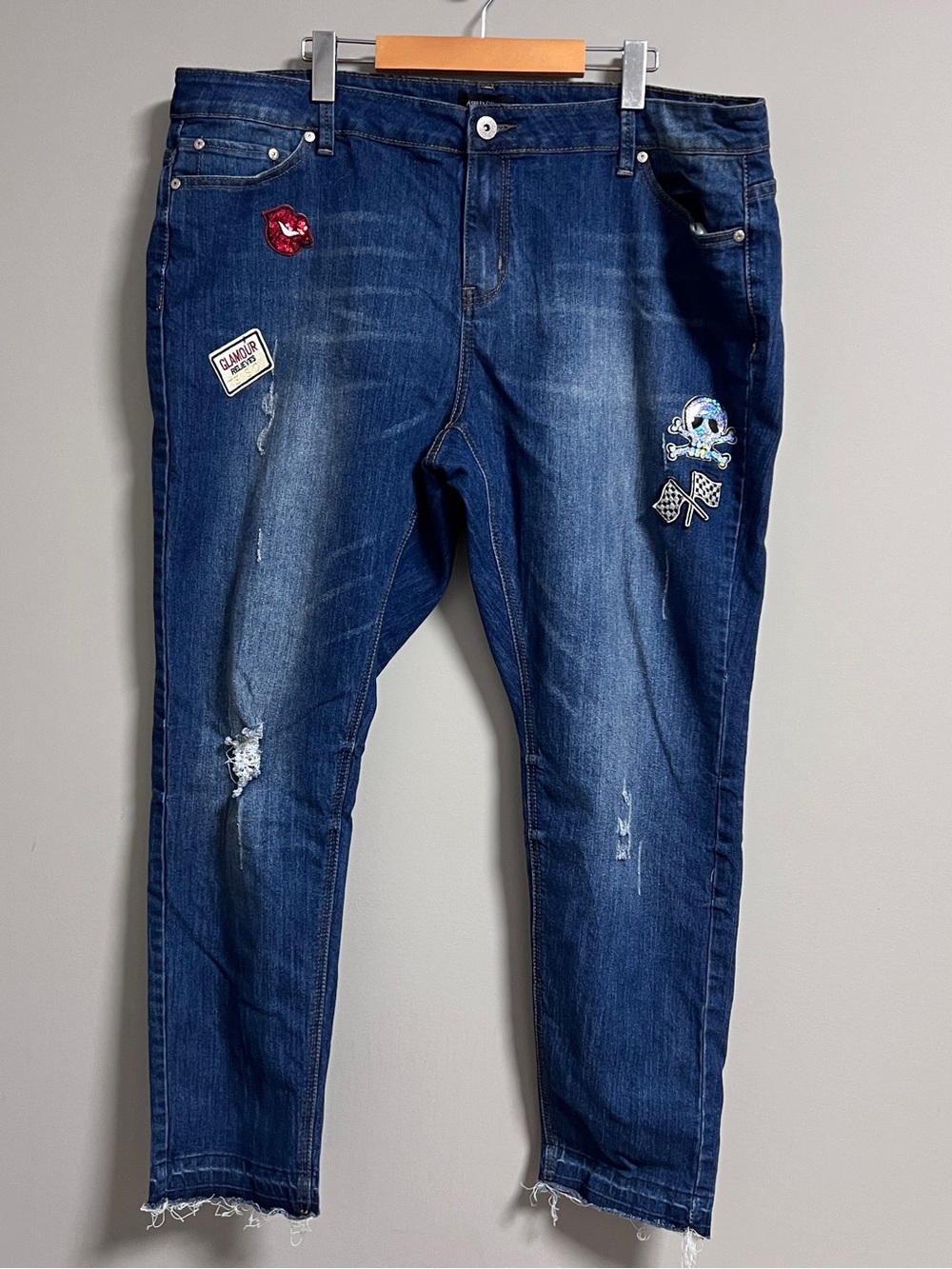 Ashley Stewart Dark Blue Cropped Slim Straight Jeans with Patch’s Size 20
